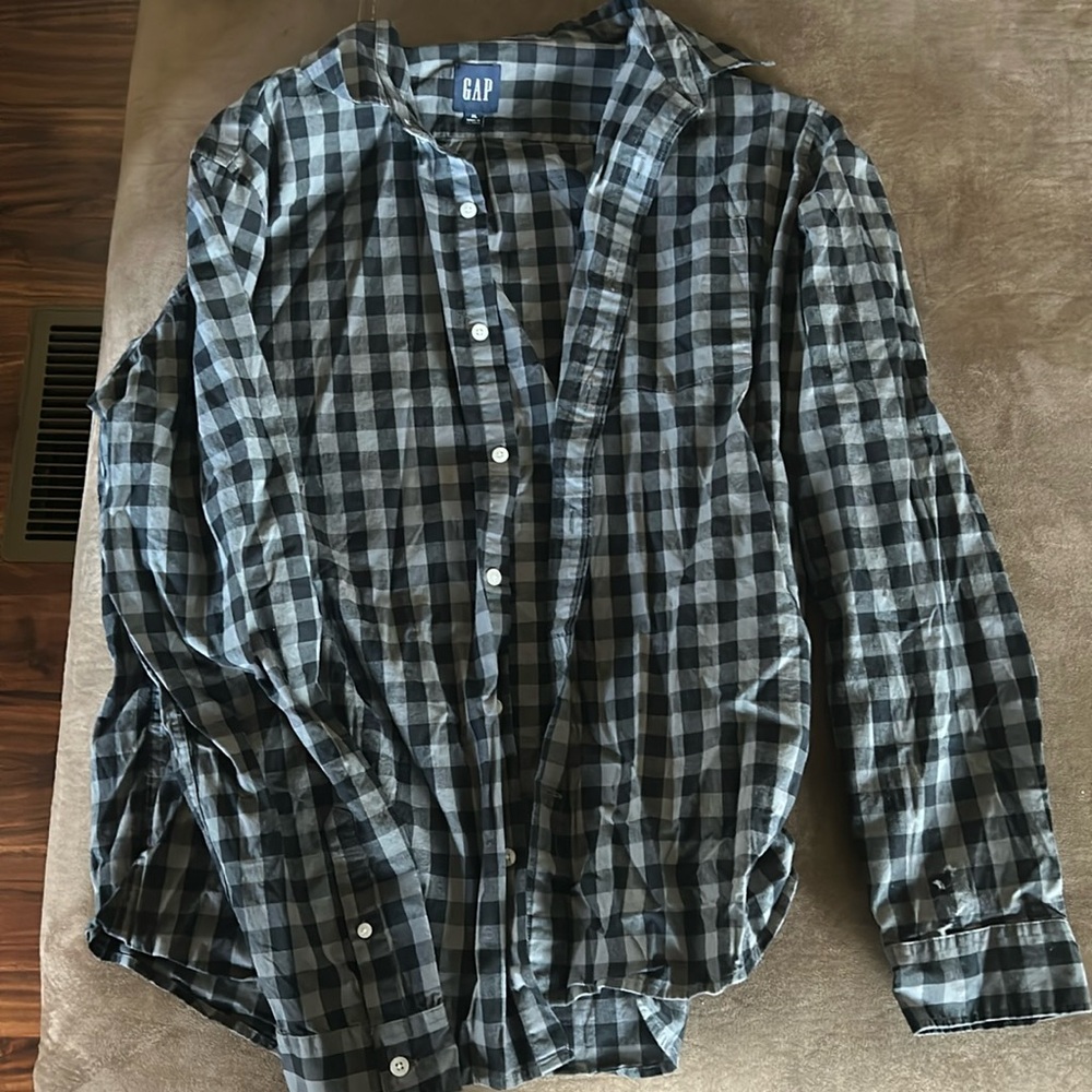 Men’s Gap Button down shirt